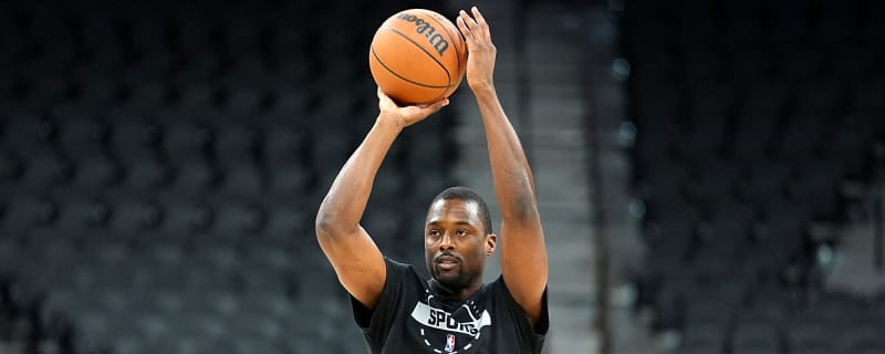 Spurs defeat Grizzlies 111-101