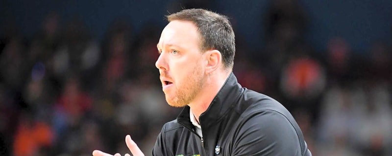 Syracuse is hiring a school legend as their new head coach