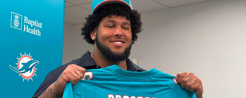 AFC Notes: David Bailey, Caleb Lomu, Kadyn Proctor, Dolphins, Jets, Patriots