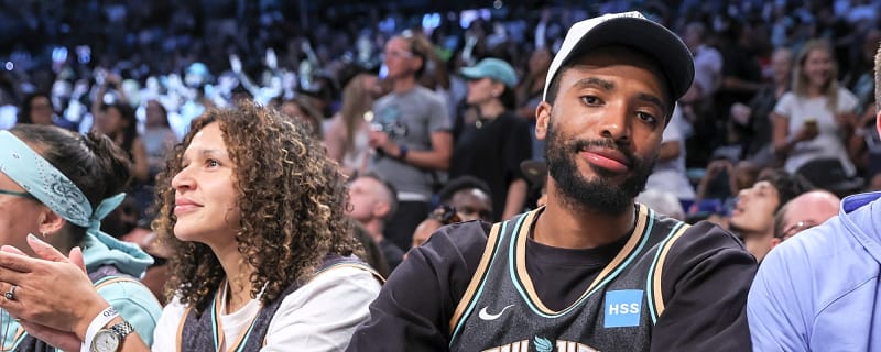 Knicks Make Mikal Bridges Extension Official: ‘A Vital Part of Our Team’s Success’