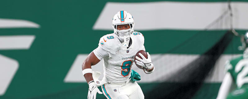 Dolphins TE Jonnu Smith Will Not Attend Mandatory Minicamp