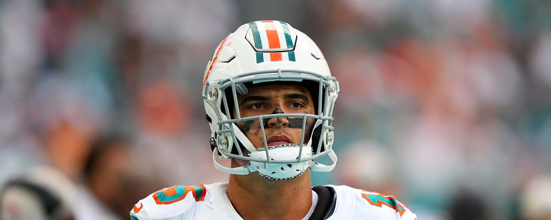 Jaelan Phillips challenges Dolphins teammates ahead of Jets game