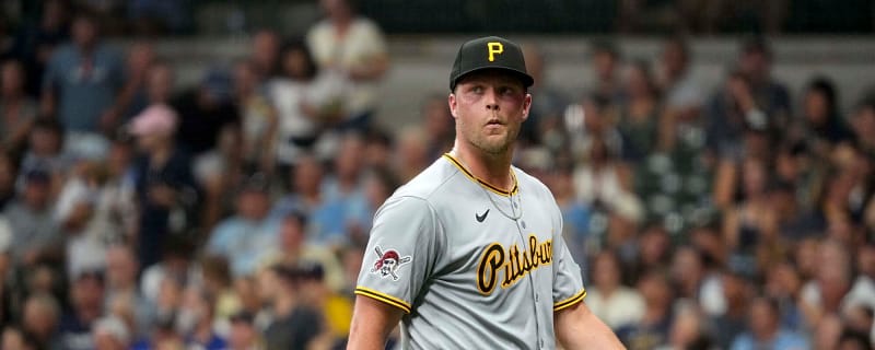 Pirates trade right-hander to Braves