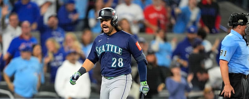 Red Sox have had talks with Eugenio Suarez