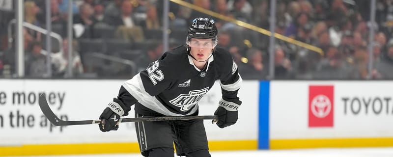 Which defensemen should the Red Wings target?