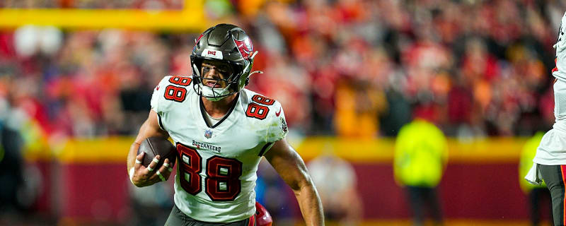 Cade Otton Moves Up PFF Tight End List