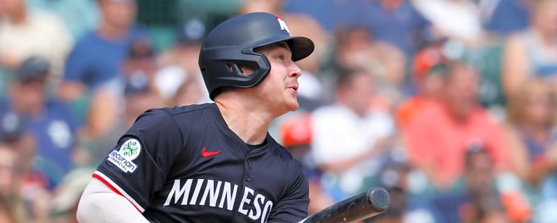 Rookie Twins outfielder weighing having thumb surgery