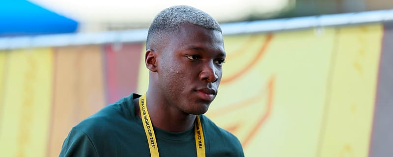 Worrying Moises Caicedo stat as Chelsea bench midfield superstar