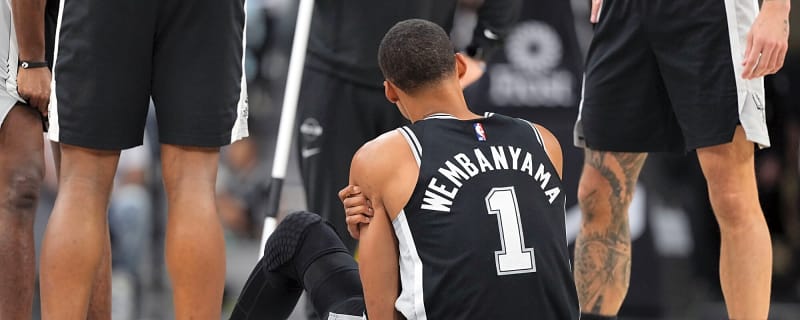 Victor Wembanyama Exits Monday’s Game With Rib Contusion
