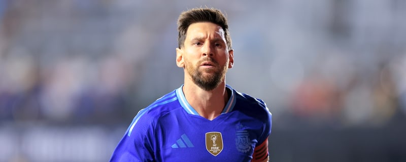 Lionel Messi breaks historic record