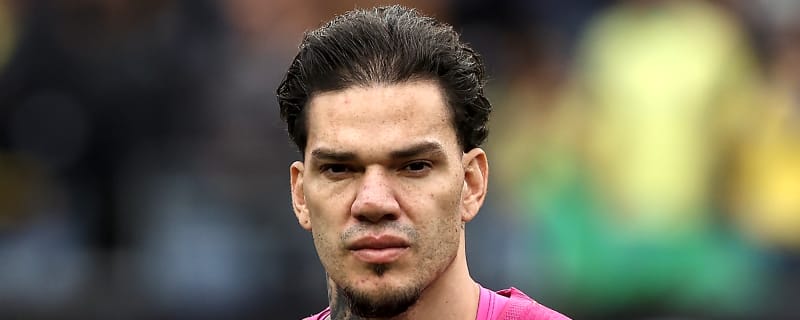 Report: ‘Well-built central midfielder’ is being eyed by Man United to solve midfield issues
