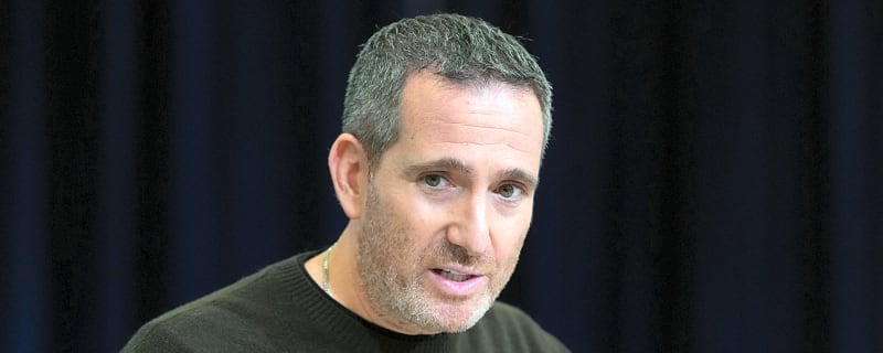 Howie Roseman takes unexpected risk in latest mock draft that would immediately improve Eagles’ Super Bowl chances in 2026