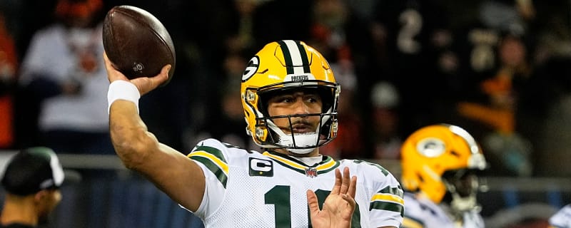 Packers’ Jordan Love Suffers Concussion