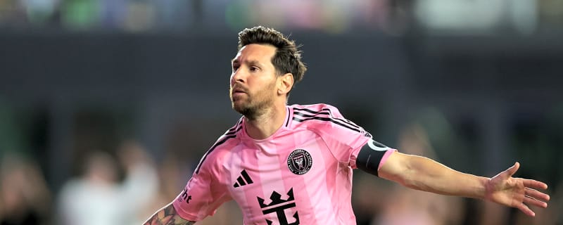 Former Chelsea player boasts it took Lionel Messi 10 games to score against him, until he was an Arsenal player