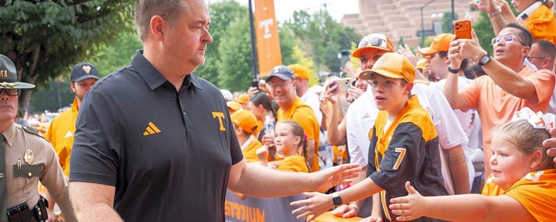 Tennessee Vols fans are completely split over a controversial decision made by Josh Heupel, and both sides have a point