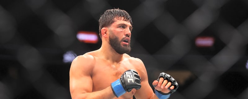 Arman Tsarukyan Announces End of Vacation; Teases Return to Octagon