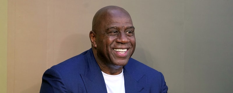 Magic Johnson reacts to Commanders' clock mismanagement vs. Giants