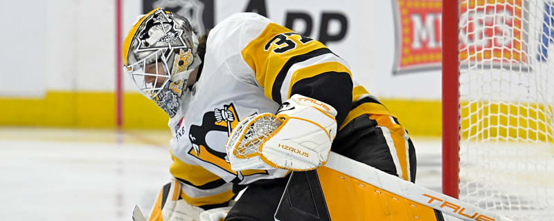 Goalie switch helps Penguins fight off elimination vs. Flyers