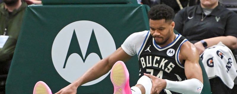 Report: Bucks, Giannis Antetokounmpo not aligned on shutdown plan