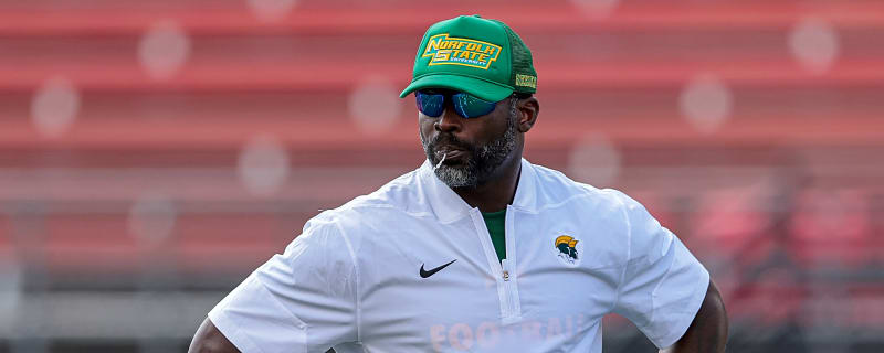From Backyard Scrambler to Head Coach: Michael Vick Reflects on Greatness, Loyalty, and a Life of No Slides
