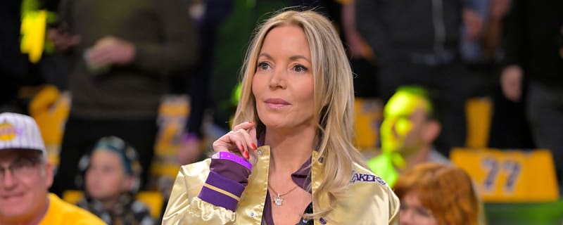 Buss family to sell Lakers for record-setting sum