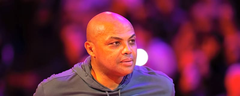 When Charles Barkley Kissed a Donkey on TV After Losing a Bet Over Yao Ming