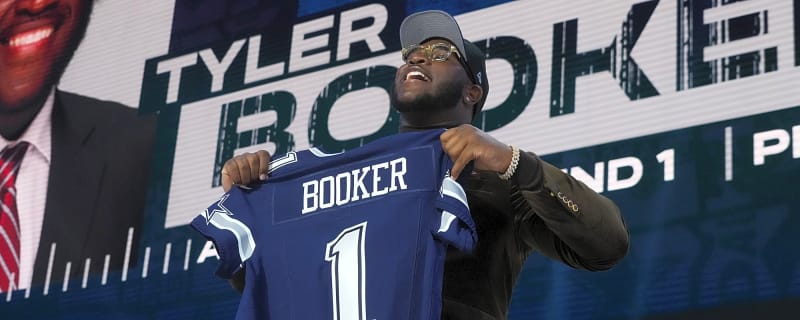 Cowboys bolster offensive line by selecting Tyler Booker at No. 12