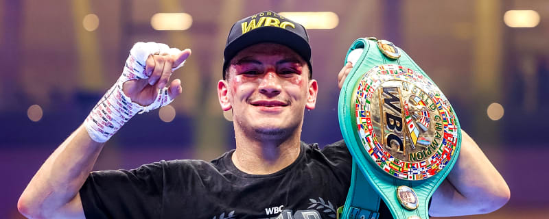 Exclusive: Oscar De La Hoya Gives An Update on Vergil Ortiz Jr, Oscar Collazo & A ‘Big NYC Card’