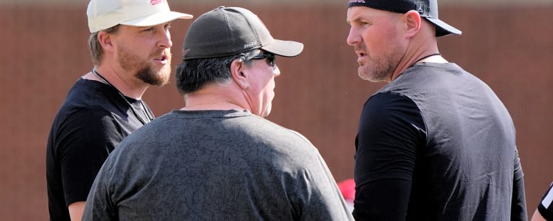 Country music star Luke Combs got Tennessee football legend Jason Witten in big trouble with Vols fans