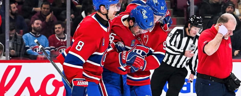 Canadiens Alex Newhook leaves game against Stars with injury