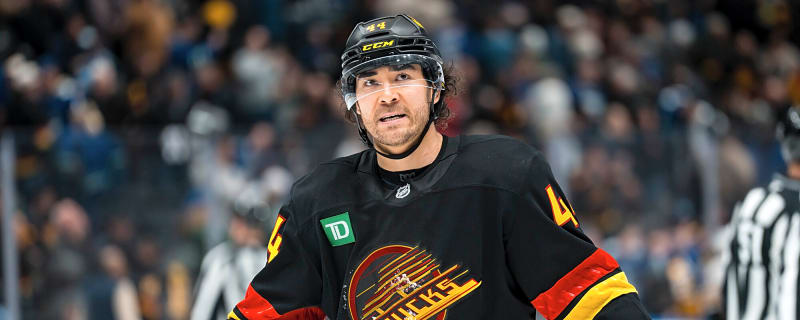 Kiefer Sherwood Trade Scenarios for Red Wings and Canucks