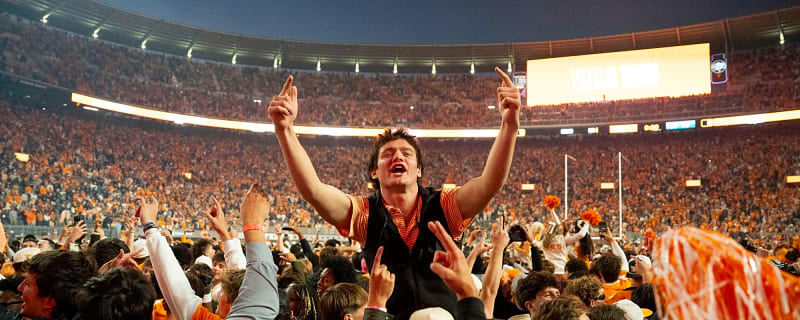 ‘That was a big topic of conversation in the Shuler household’ – Former Vols QB Heath Shuler makes it clear how he feels about fans storming the field after win over Alabama