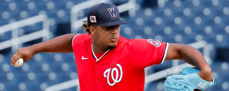 Nationals prospect undergoes lat surgery