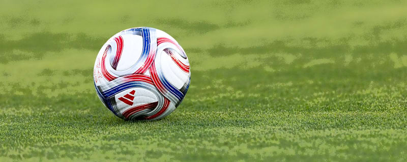 Leny Yoro handed first senior France start