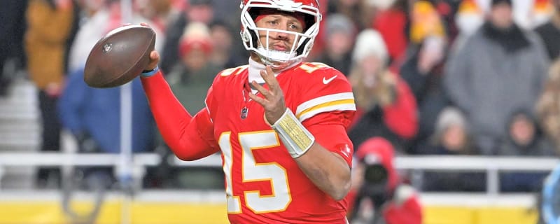 Patrick Mahomes reacts after former NFL star Chris Johnson shares devastating ALS diagnosis
