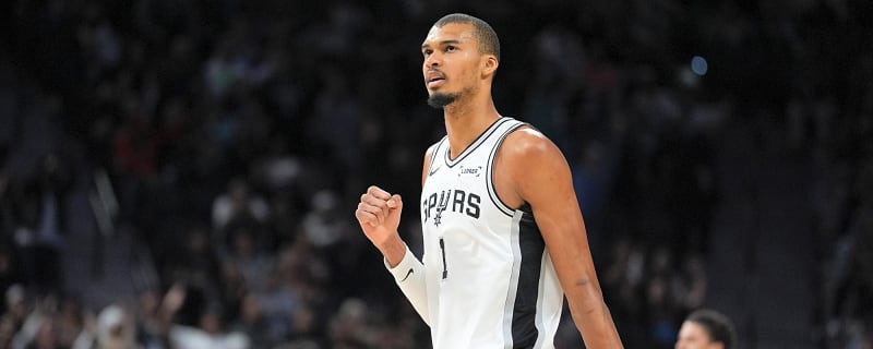 Spurs Overcome Travel Nightmare and Early Start to Silence Magic 112-103