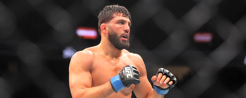 Arman Tsarukyan reacts to Paddy Pimblett getting tapped out ahead of UFC 324 title fight