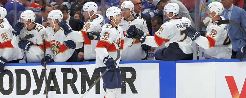 Luostarinen’s 4-Point Night Lifts Panthers to Second Round