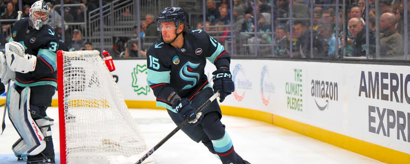 Seattle Kraken Player Narrowly Avoids Dangerous Encounter With Wild Bears in Alaska