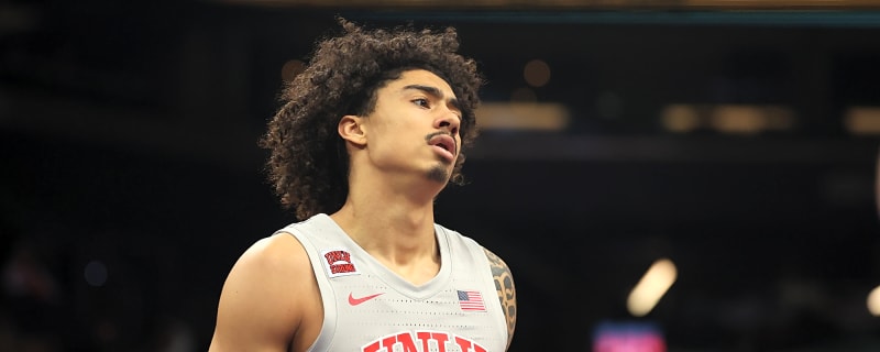 Guard Brooklyn Hicks hits the transfer portal