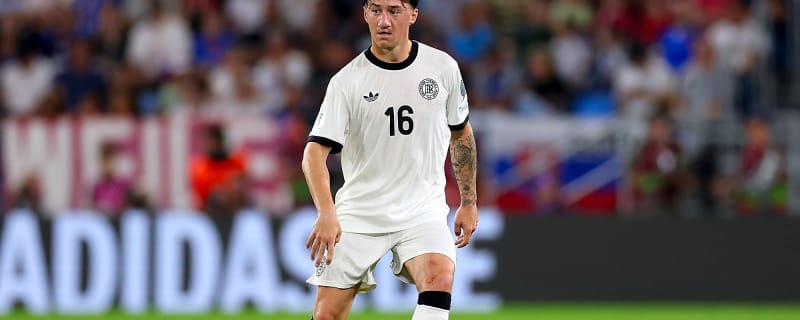 Tottenham to compete with rivals for €40m star who is 'one of the best number sixes' around