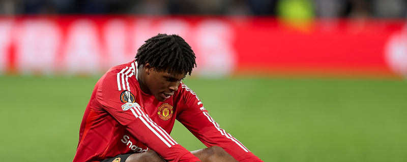 New injury blow for Carrick as his Man Utd favourite set for extended time on the sidelines