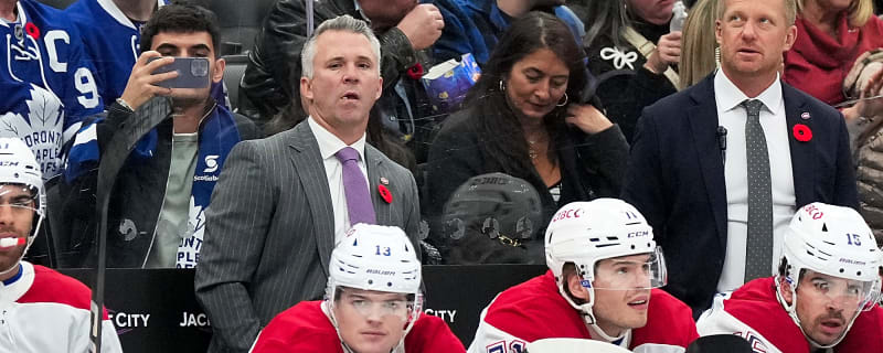 Martin St-Louis looks (really) tired of talking about his goalies