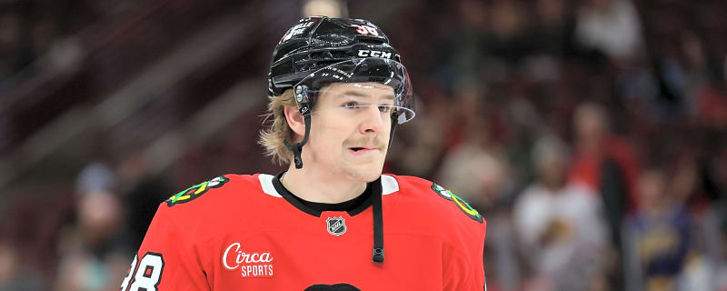 Blackhawks reassign Ethan Del Mastro