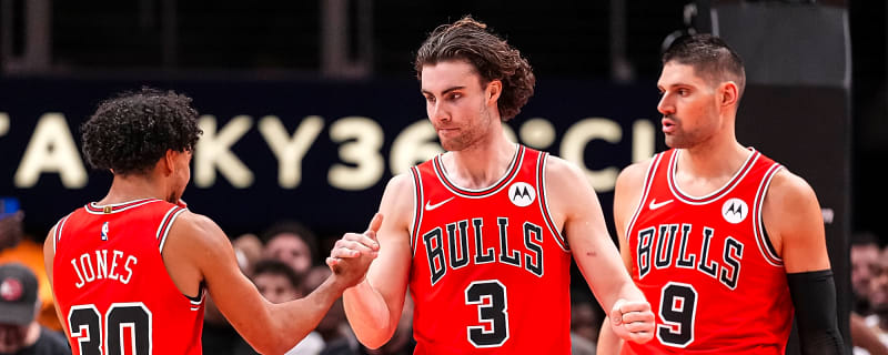 Josh Giddey's triple-double leads Bulls to comeback win over Hawks