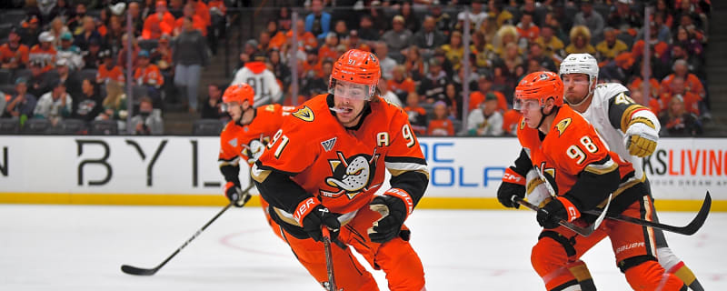 Analyst: Ducks Sent Captaincy Message to Carlsson 'Out of Spite'