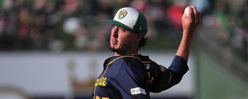 Royals select Taylor Clarke, option Noah Cameron