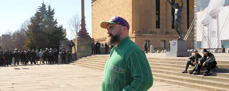 Jason Kelce offers scouting report on Chiefs first-round pick