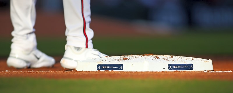 Braves Acquire Víctor Mederos