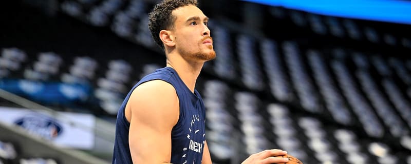 Sources: Dallas Mavericks’ Dwight Powell Exercises Player Option Ahead of Deadline